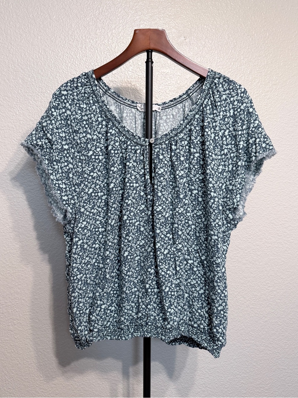 Carve Designs Lilly Smocked Raw Hem Short Sleeve Keyhole Top in Eden Kodiak - XL